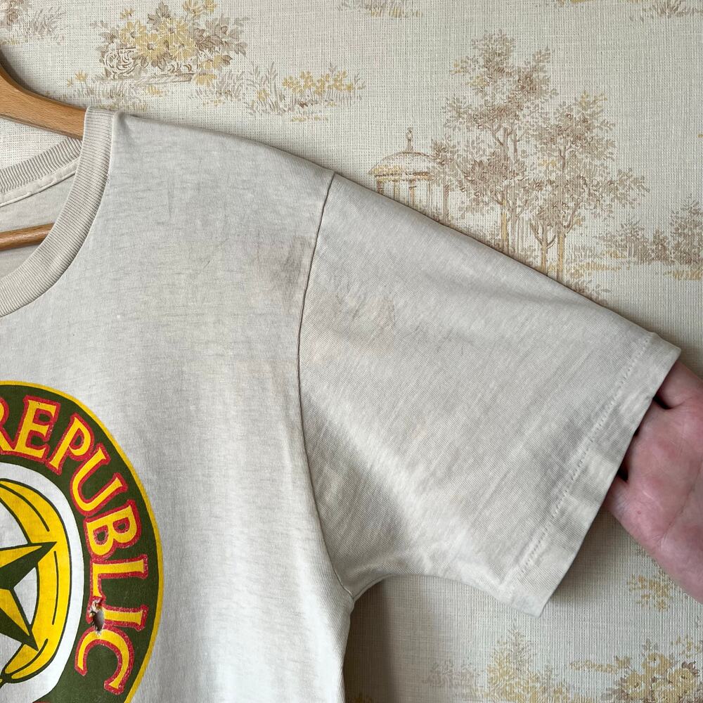 Vintage 80s Banana Republic Cultural Attaché T-Shirt | Safari Graphic | Size M - Picture 5 of 13